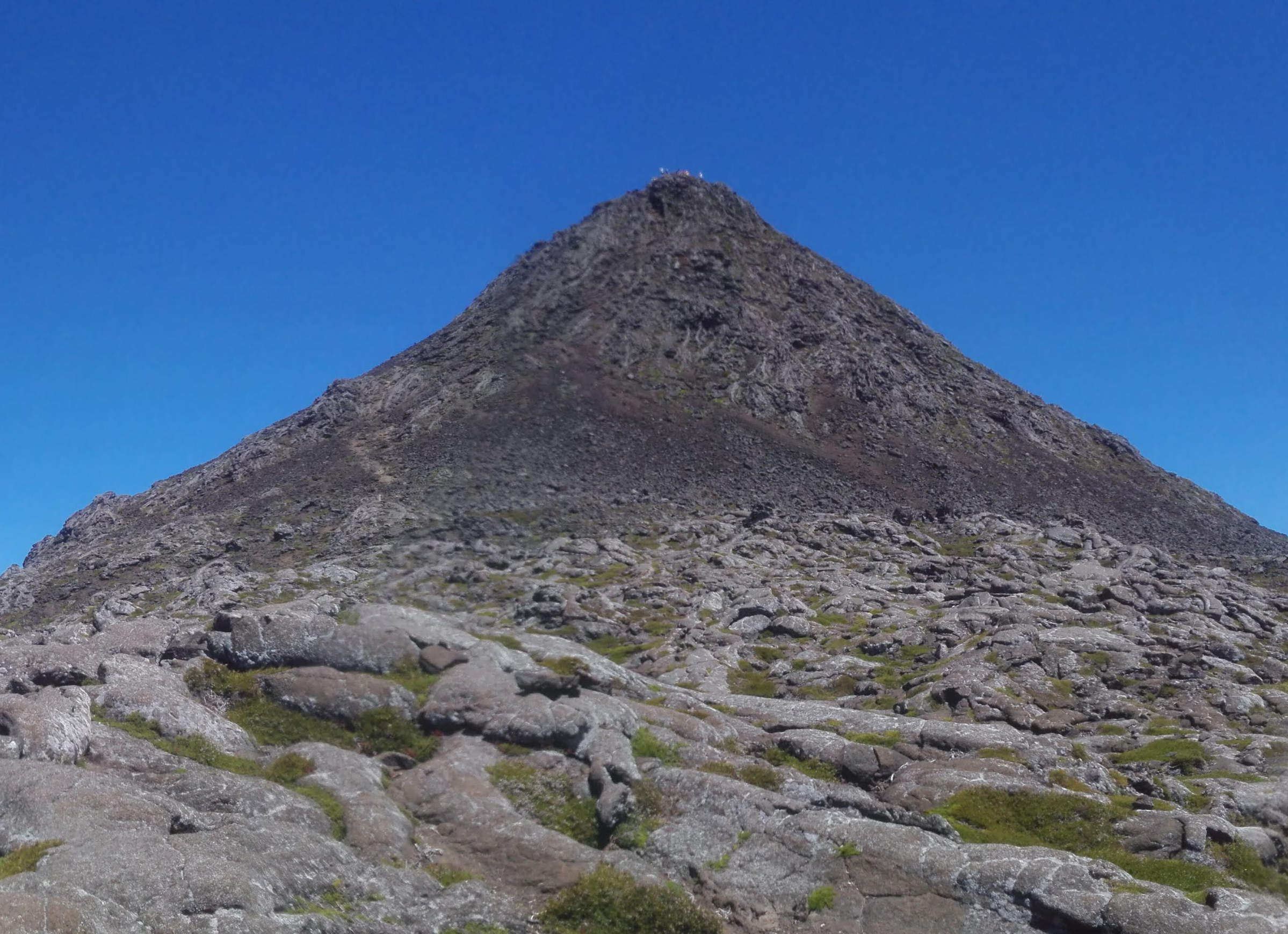 FAJÃ DE JOÃO DIAS COM NOVO CAMINHO DE ACESSO A VIATURAS – Rosais – Ilha de  São Jorge (c/ vídeo) - Info - Fajãs